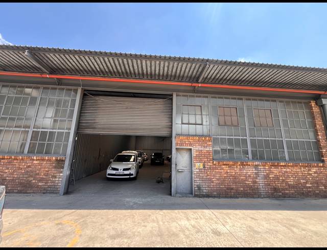 297M² WAREHOUSE TO LET IN ISANDO